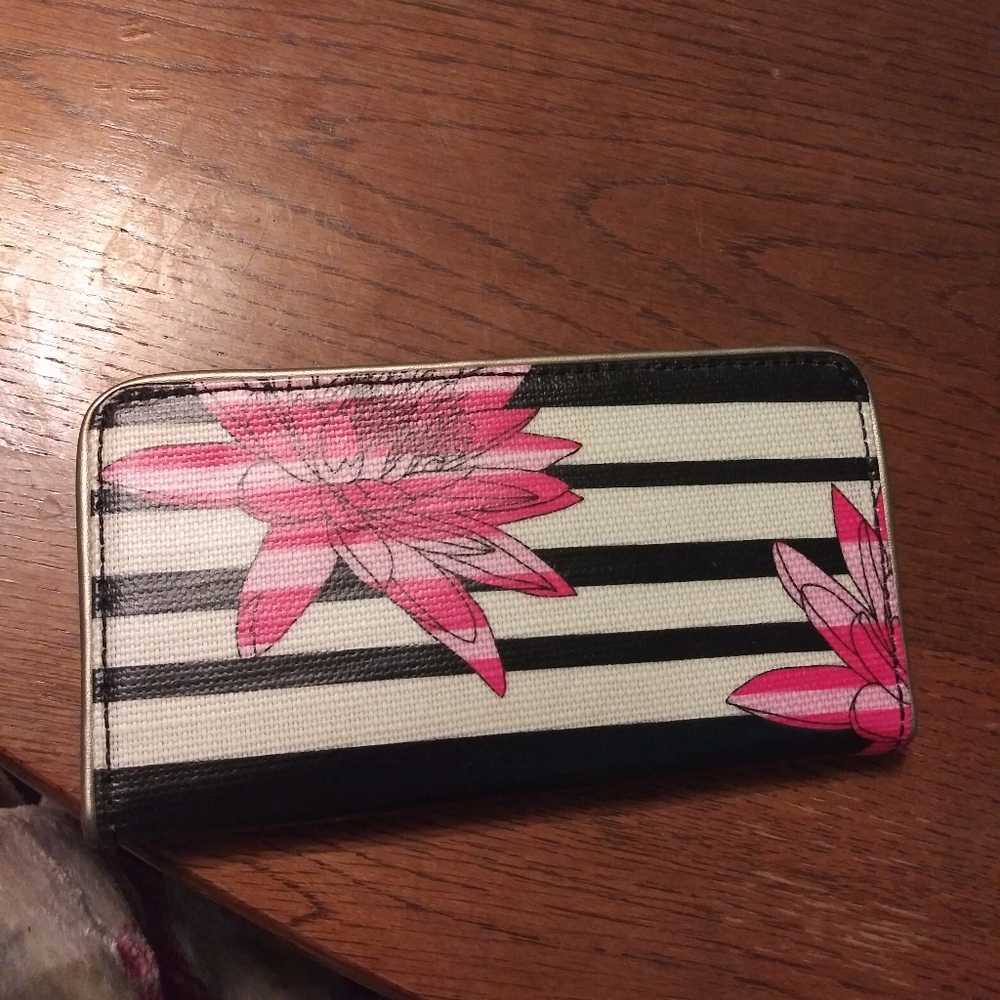 Sakroots wallet